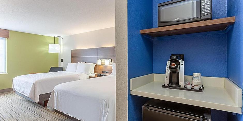 Holiday Inn Express & Suites - Kokomo South By Ihg Екстериор снимка
